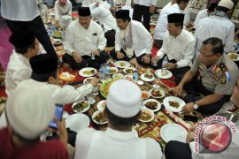 Tradisi "Ngobeng" awali zikir sambut tahun baru