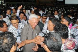     Tidak Pilih-Pilih untuk Sukseskan Pendidikan di Kaltim