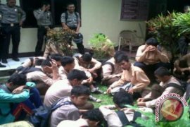 Bolos, Satpol PP razia pelajar seluruh warnet di Mukomuko