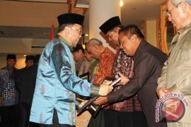 Bupati Kukar Raih Penghargaan Baznas