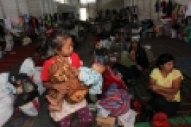 Wartawan Peduli Bencana Bantu Korban Sinabung