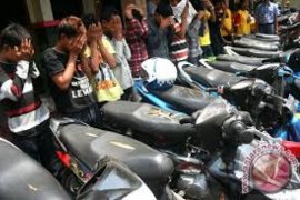 Polisi Tangkap Dua Sindikat Pencuri Motor
