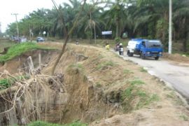 Jalan Longsor Simalungun