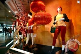 NUANSA IMLEK DI PUSAT PERBELANJAAN Page 1 Small