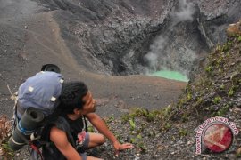 Ratusan pendaki padati jalur menuju Gunung Semeru