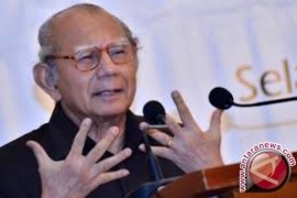 Emil Salim: Tanam Pohon Menanam Kehidupan