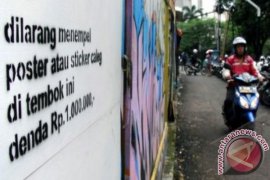 Kritik Stiker Caleg 