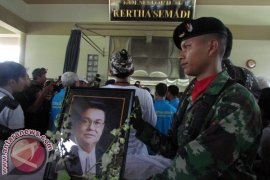 Joop Ave Sosok Teladan Pariwisata 