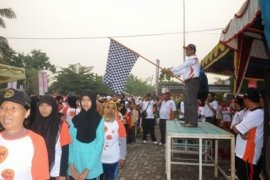 Peserta Gerak Jalan Pemilu di Agam Membludak