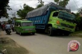  Tertibkan Jam Operasional Kendaraan Besar