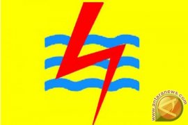 PLN perbaiki kabel putus akibat jembatan rubuh