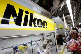 Dikritik media China, saham Nikon anjlok
