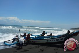 DKP Gunung Kidul temui nelayan Pantai Sadeng 