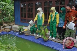 Tingkatkan Kesejahteraan Keluarga  Melalui Program P2KP