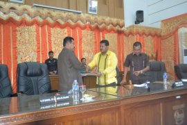 Serahkan Rekomendasi LKPJ Page 10 Small