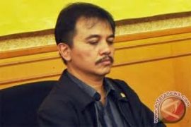 Menpora Ikut Meriahkan Jalan Sehat Peringatan HPN