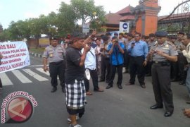 LSM Desak Polisi Usut Kasus Pengancaman Gubernur