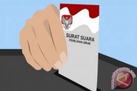 500 warga berebut jadi pelipat kertas suara