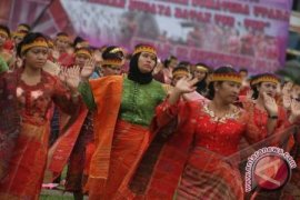 Tobasa pagelarkan tari "Tortor" meriahkan PRSU 2014