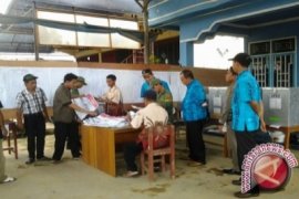 PLN Bantu Mesin Genset Untuk Penghitungan Suara