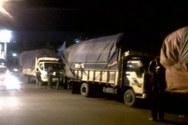 Kodam Tanjungpura Lepaskan Empat Truk Bawa Rotan 
