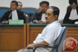Luthfi Hasan Ishaaq Tetap Dihukum 16 Tahun 