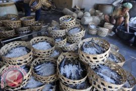 Pemindangan Tongkol di Klungkung Terkendala Konsumsi Listrik