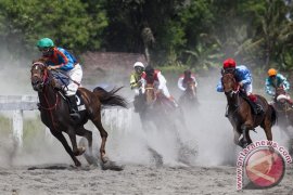 Kejuaraan Pacuan Kuda Page 1 Small