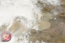 Badai Debu Tiongkok Terlihat dari Antariksa