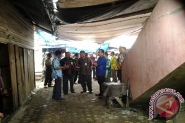 PENINJAUAN KE PASAR KELUA