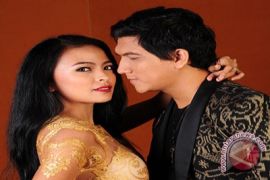 Nikah, Tantri "Kotak" Bikin Pesta Rakyat