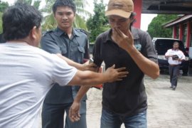 Kejari Lubukbasung Tahan Pelaku Pemerkosaan