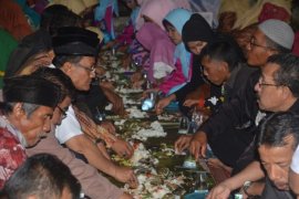 Bupati Agam &amp;quot;Barapak&amp;quot; dengan Masyarakat Palembayan