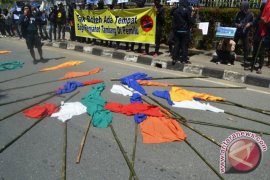 Aktivis Lingkungan di Samarinda Demo Kantor KPC