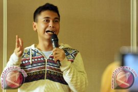 Raditya Dika Sutradarai Film Marmut Merah Jambu