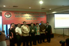 Bawaslu Latih Media-Ormas Kalbar Awasi Pemilu 2014