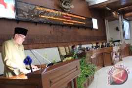  Tindaklanjuti Izin Pertambangan 