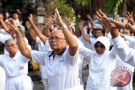 Lansia Tetap Sehat Dengan Berpikir Positif