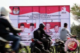 Memburu keberpihakan massa mengambang
