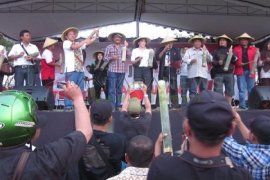 Gunakan Kentongan 