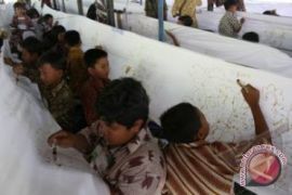 Ratusan Siswa SD di Semarang Belajar Membatik