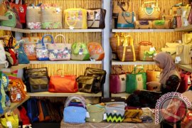 Pameran Produk Kerajinan Page 1 Small