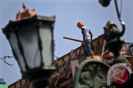 Pertumbuhan Ekonomi DIY Page 1 Small