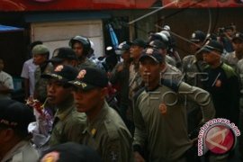 Ratusan Anggota BPK Serbu Kantor Satpol PP