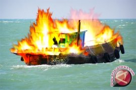 Kapal Tanker Diduga Terbakar di Bangka Selatan
