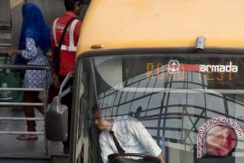 Tiga halte Transjakarta akan terintegrasi stasiun KA