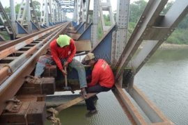 Daop Madiun Perbaiki Jalur KA Hadapi Lebaran