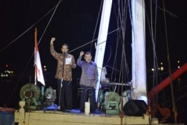 SBY Orang Pertama Ucapkan Selamat pada Jokowi-JK