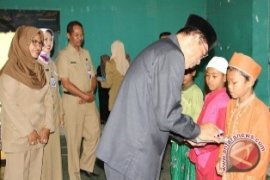 KB-PP Penajam Khitan 100 Anak Kurang Mampu