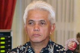 Hatta Rajasa Janji Hormati Keputusan MK